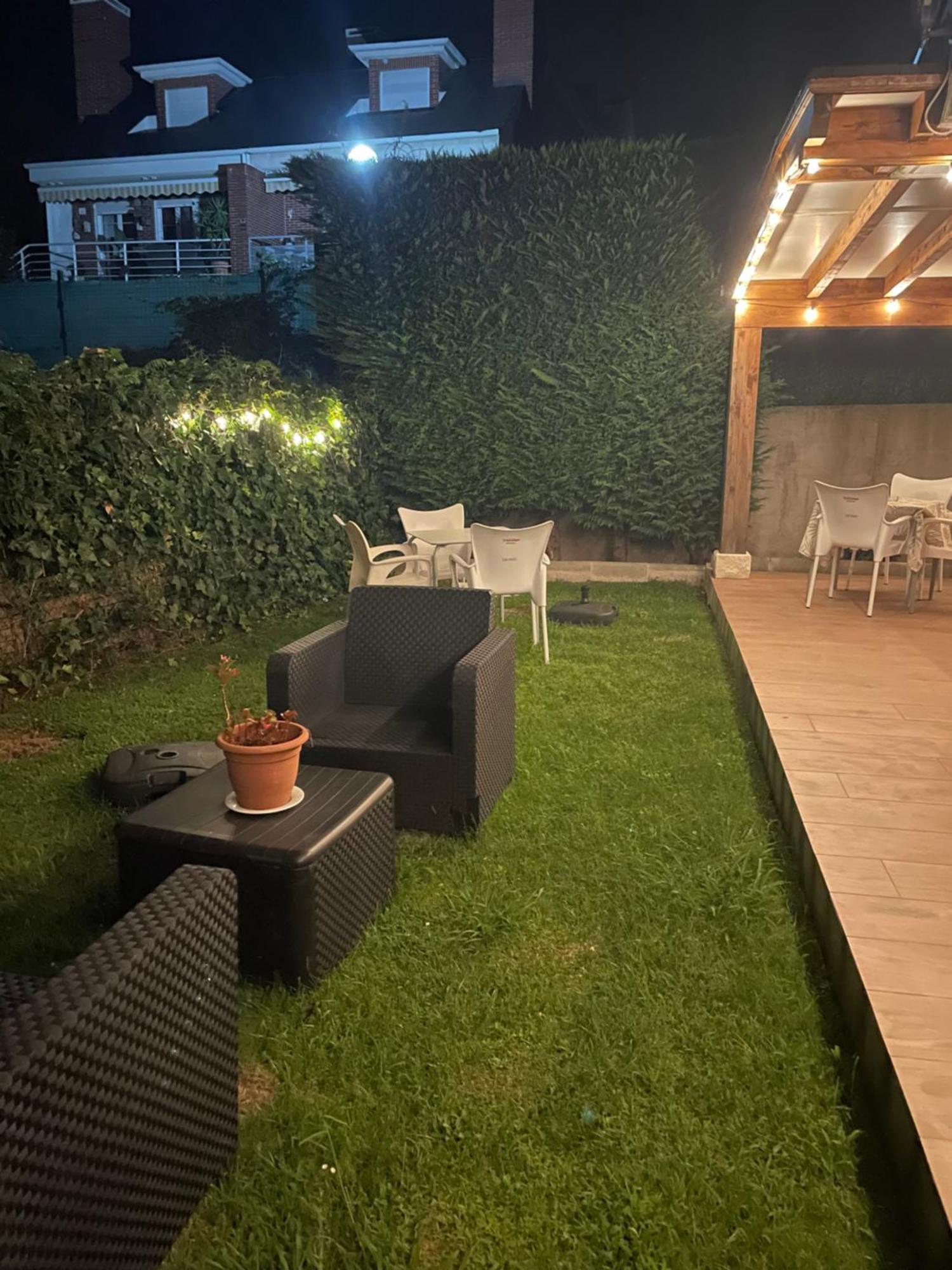 Habitaciones En Chalet Con Jardin Boo De Pielagos Exterior photo