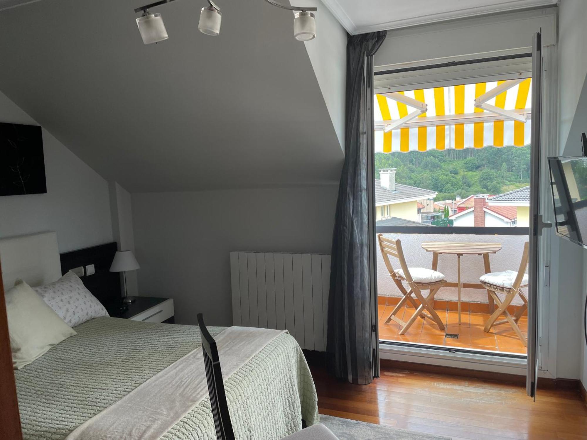Habitaciones En Chalet Con Jardin Boo De Pielagos Exterior photo